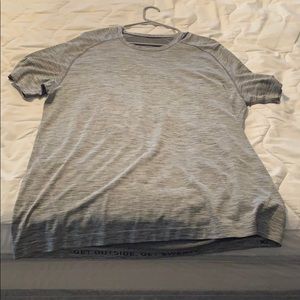 Lululemon men’s metal vent tech